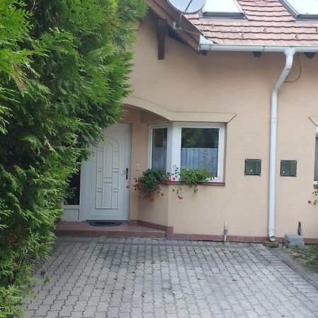 Apartamento Revesz Mosonmagyaróvár Exterior foto